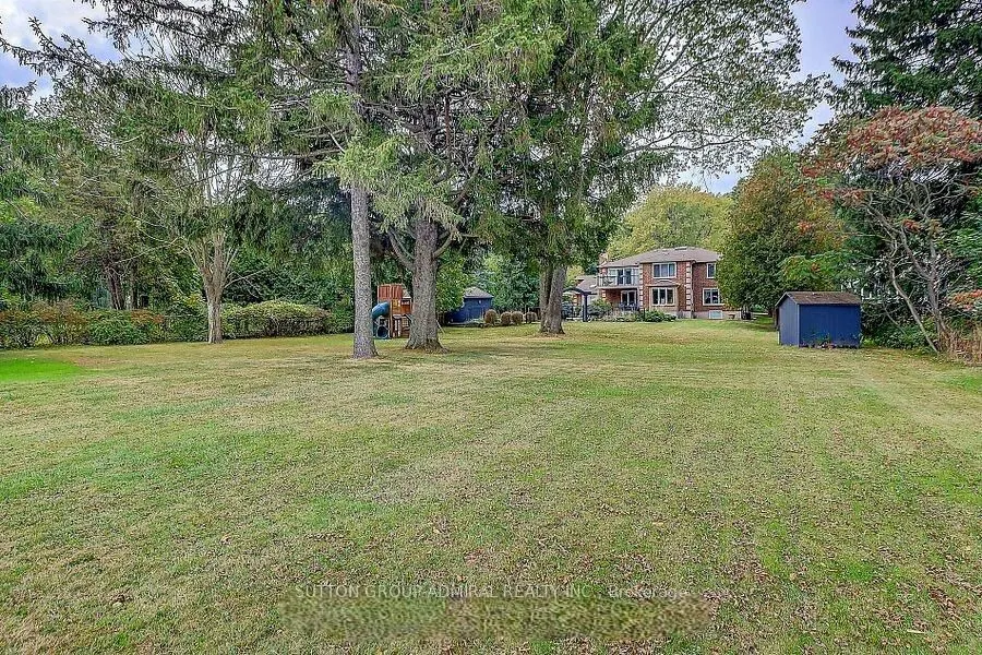 48 Meadowcliffe Drive