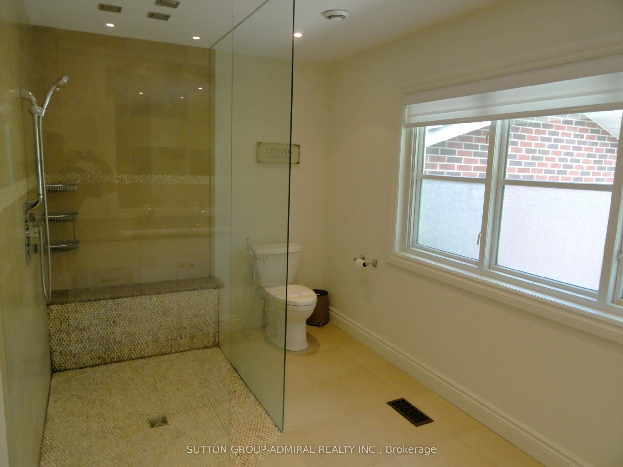 48 Meadowcliffe Drive