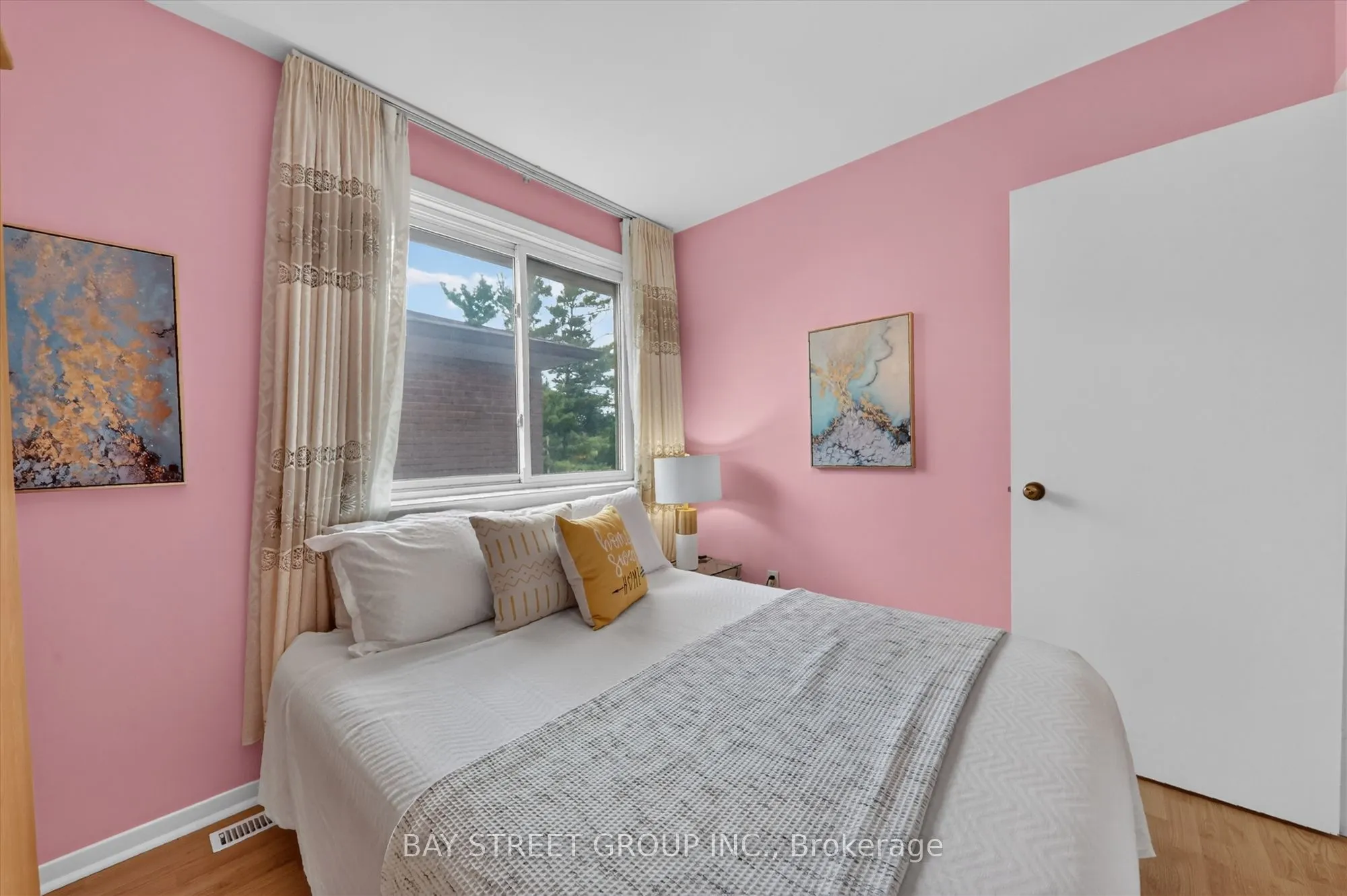 95 TINETA Crescent