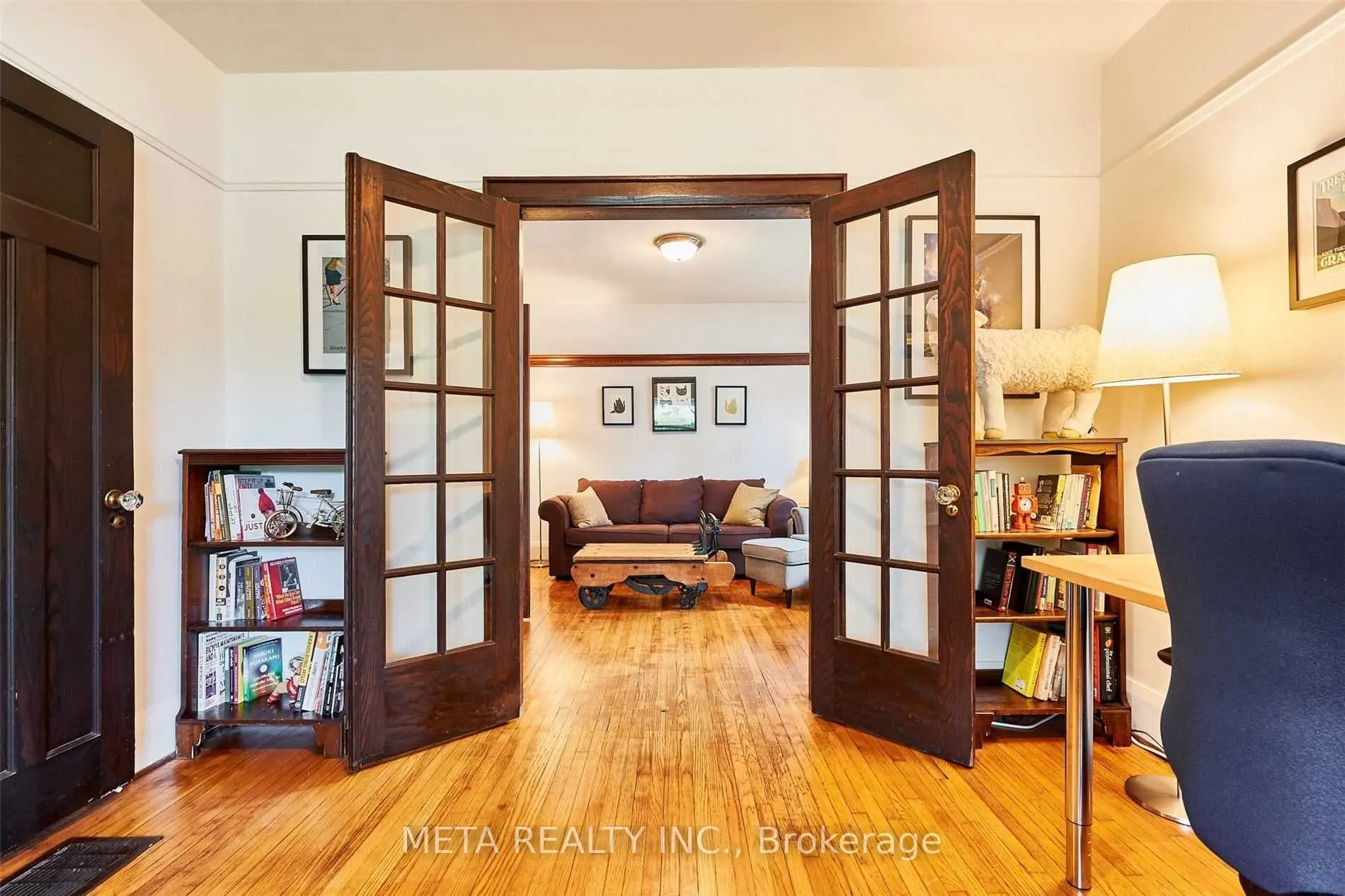 22 Freeman Street S