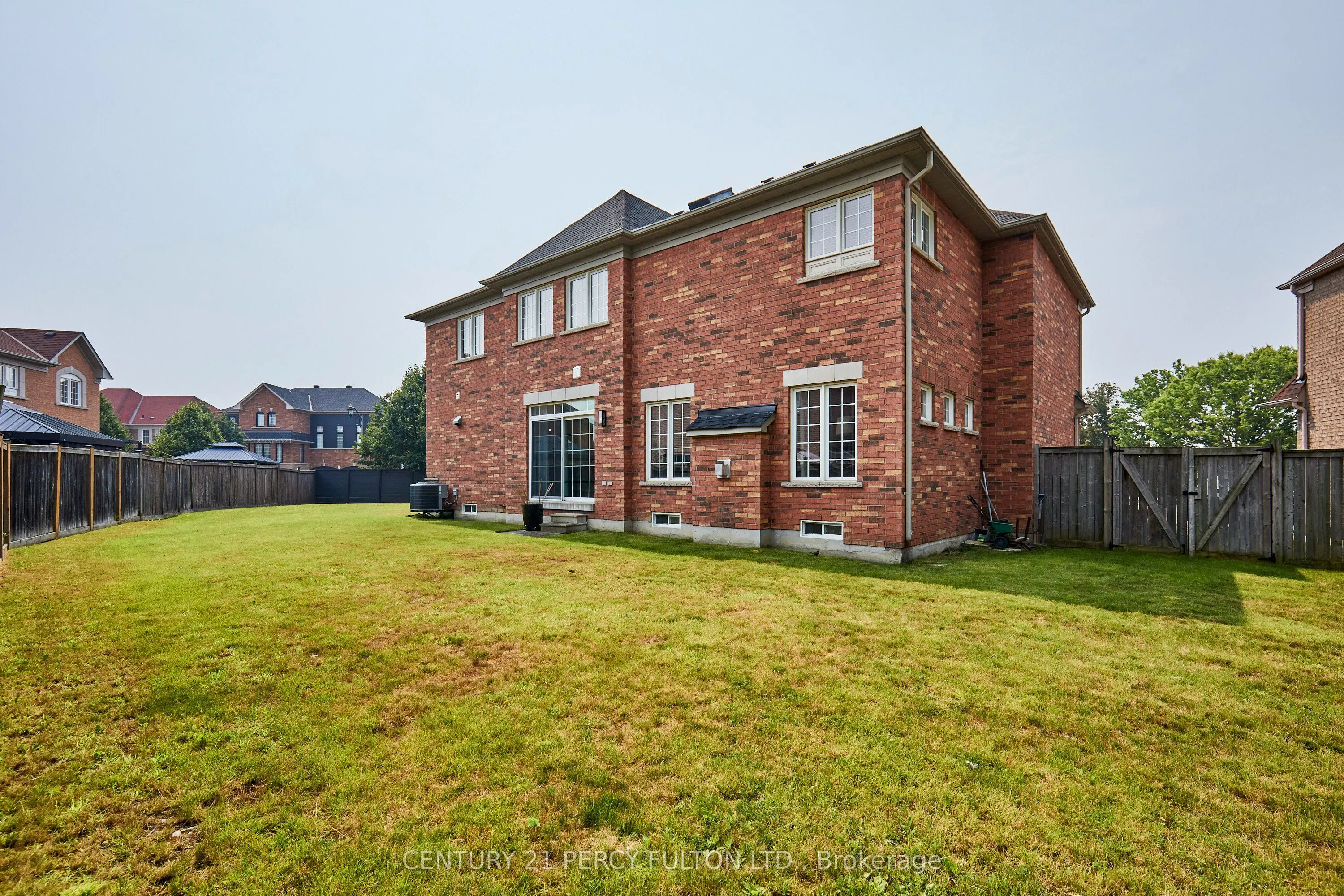 8 Mackeller Court