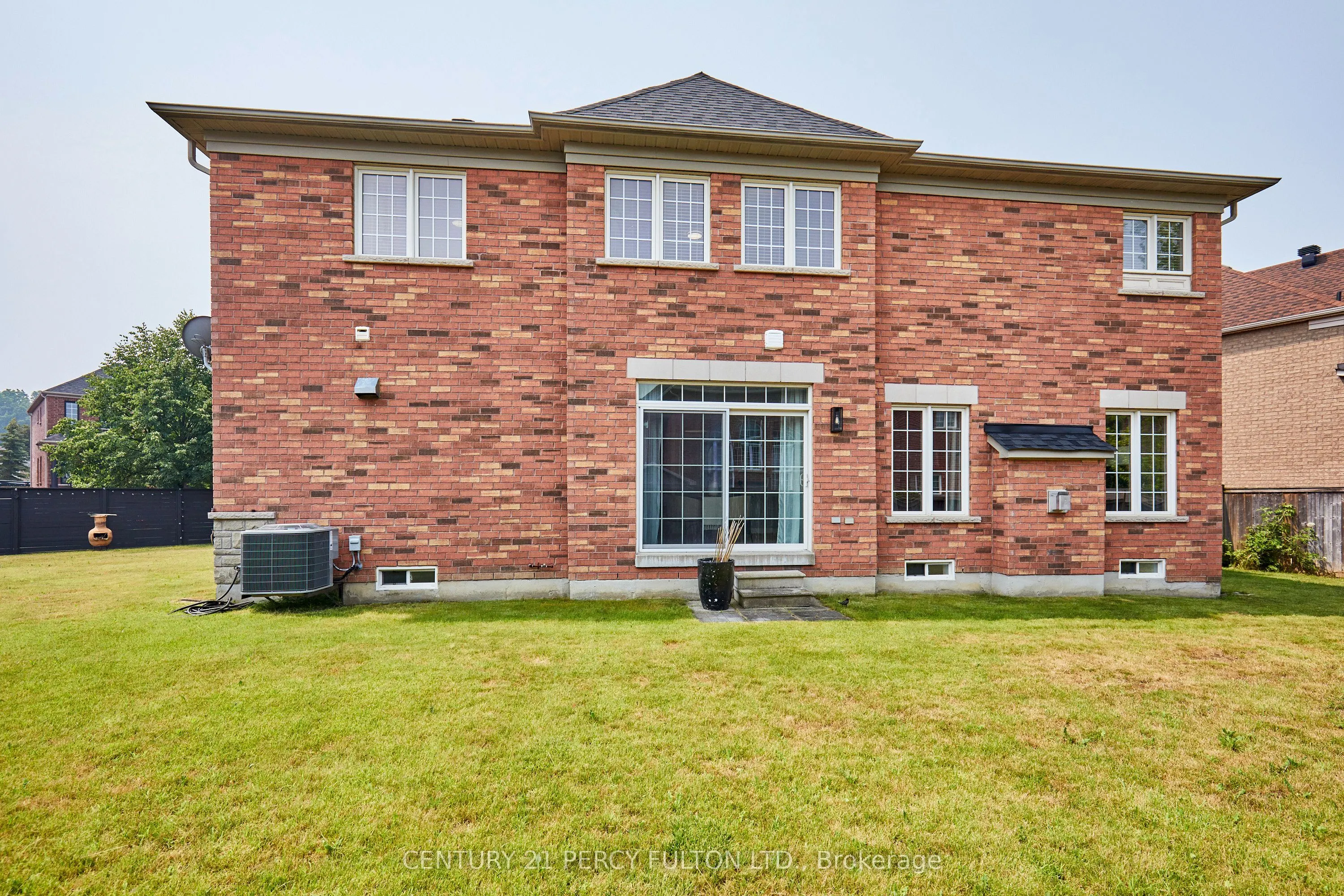 8 Mackeller Court