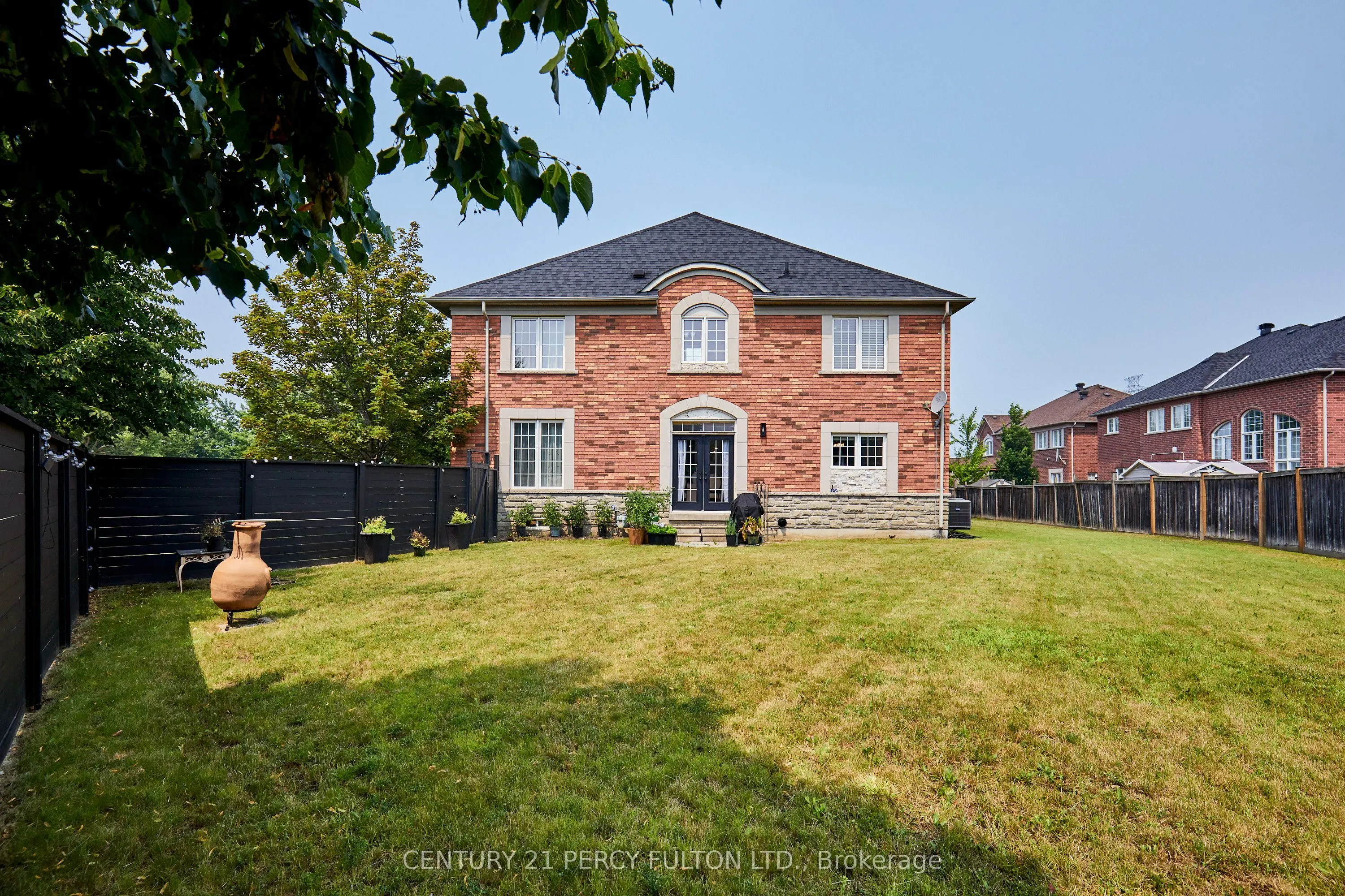 8 Mackeller Court