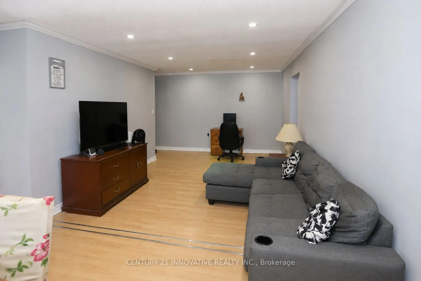 936 Glen Street #101