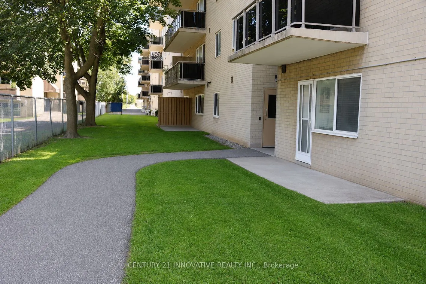 936 Glen Street #101