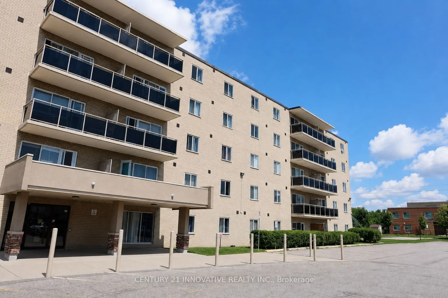936 Glen Street #101