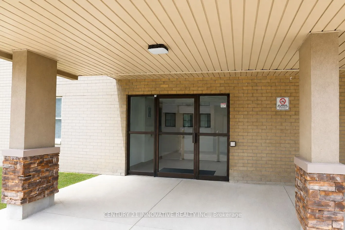 936 Glen Street #101