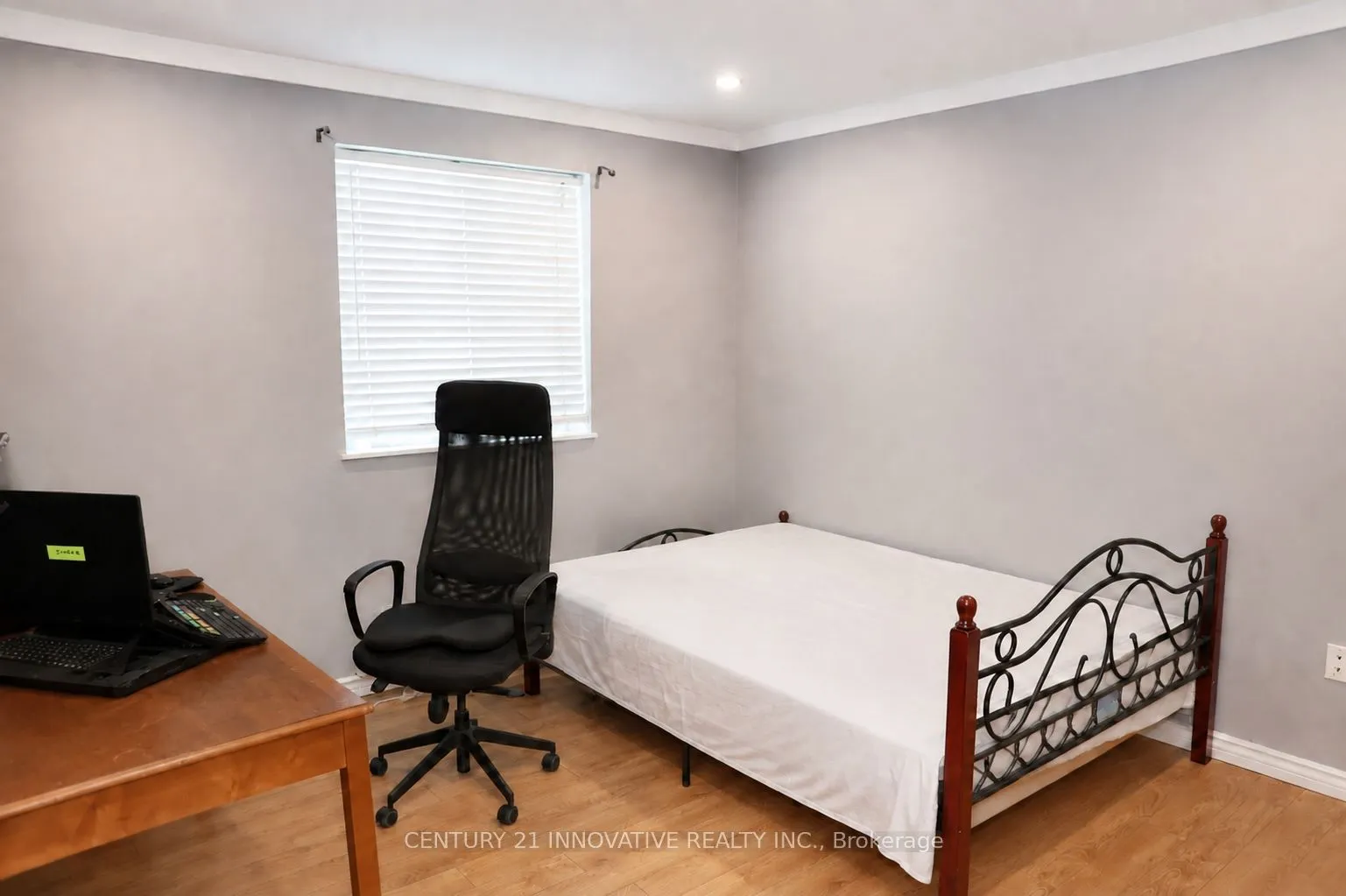 936 Glen Street #101