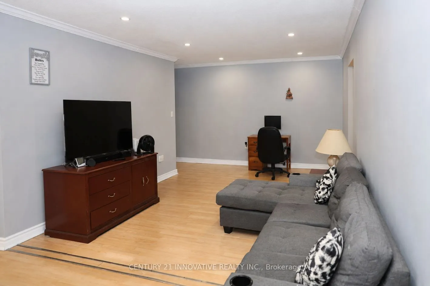 936 Glen Street #101