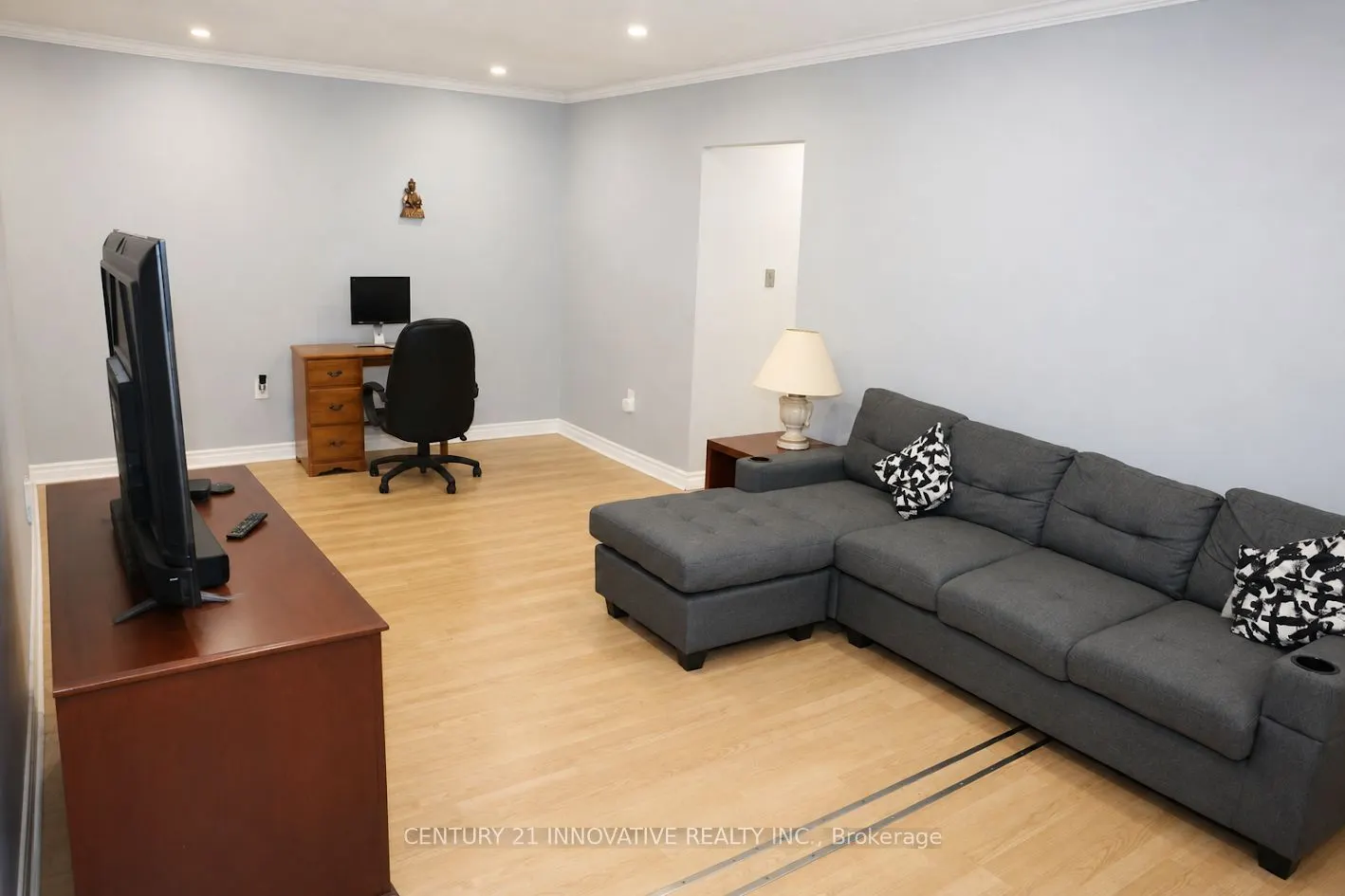 936 Glen Street #101
