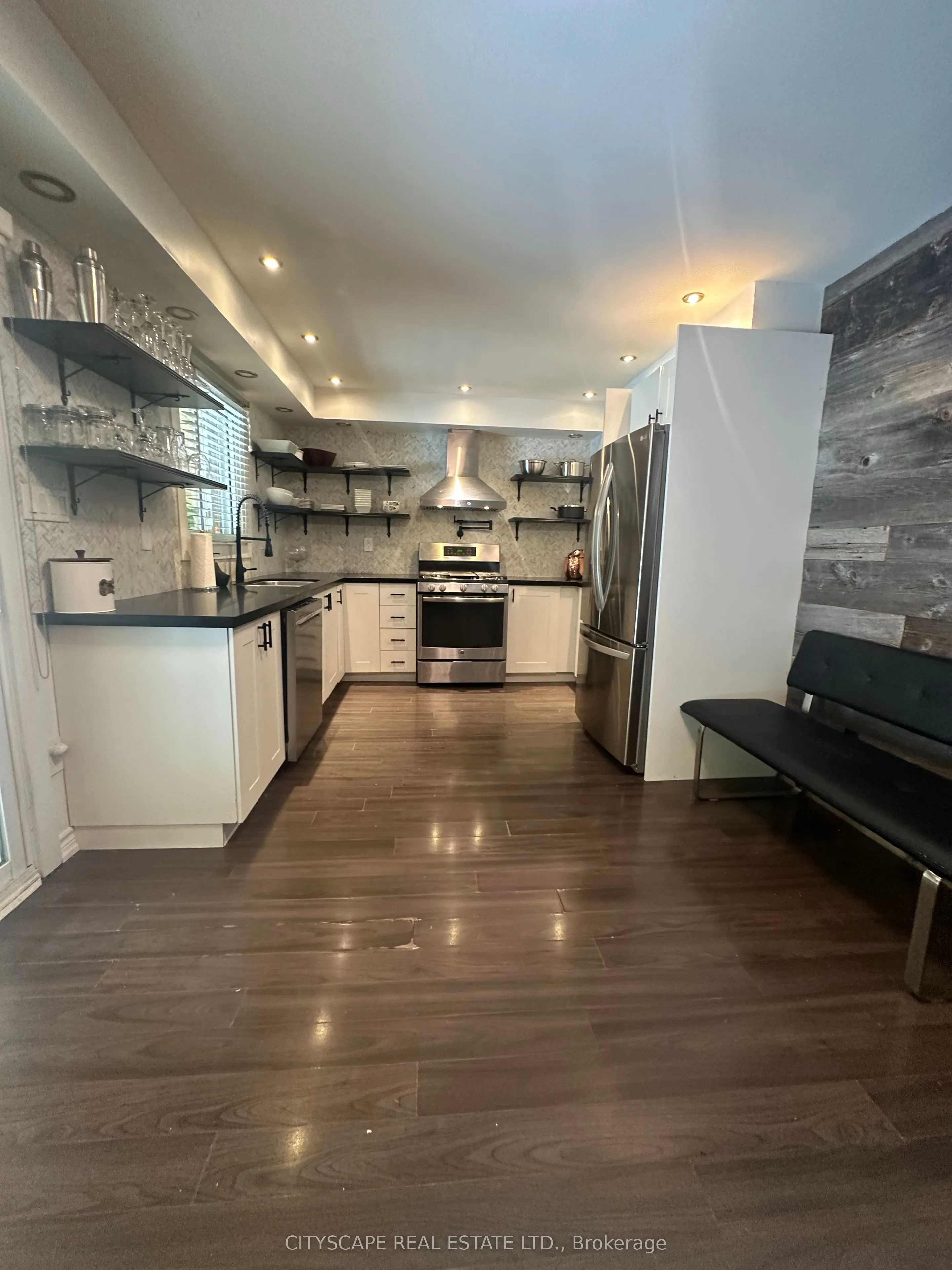 137 Ravenscroft Road #Main Floor