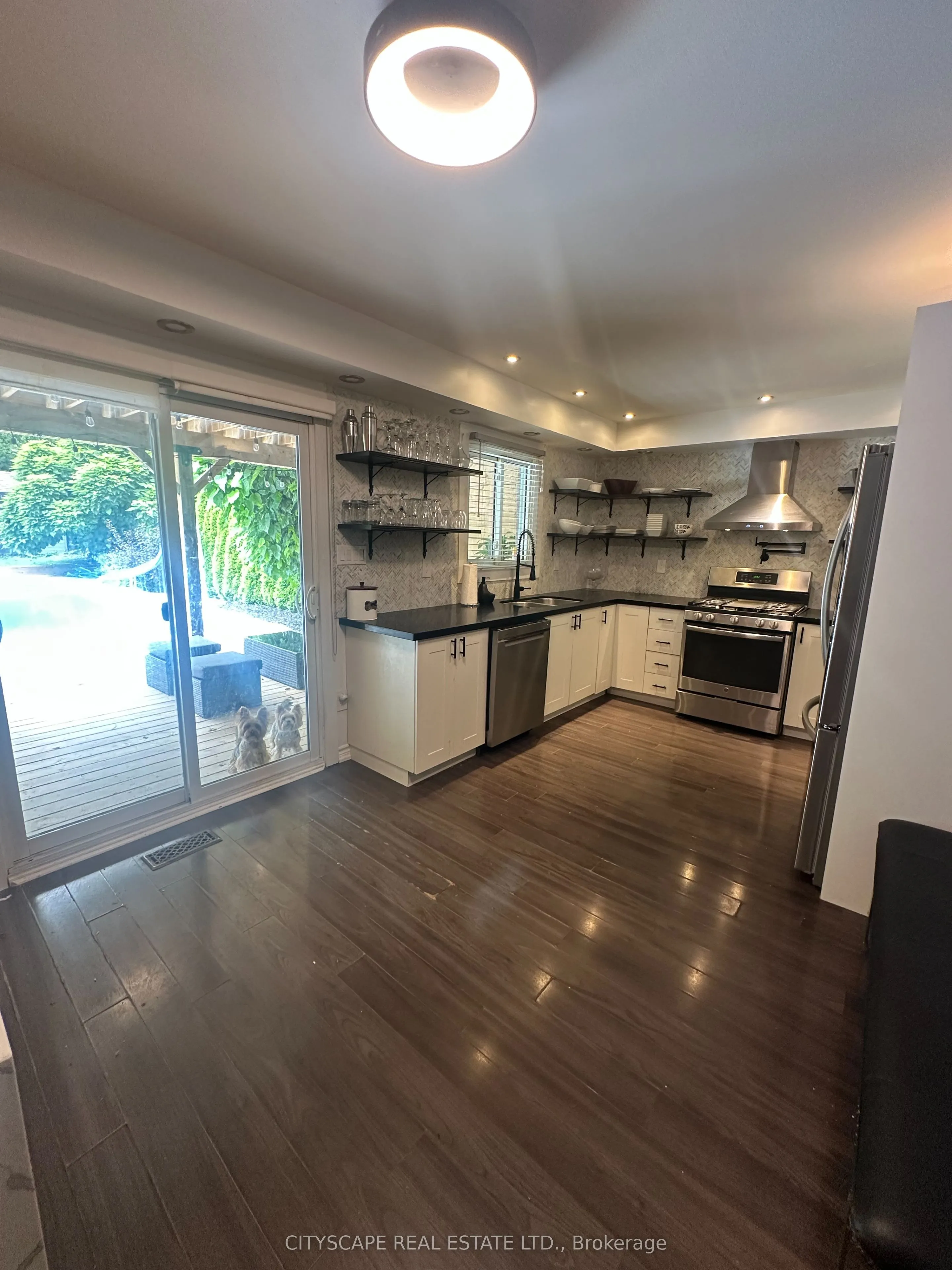 137 Ravenscroft Road #Main Floor