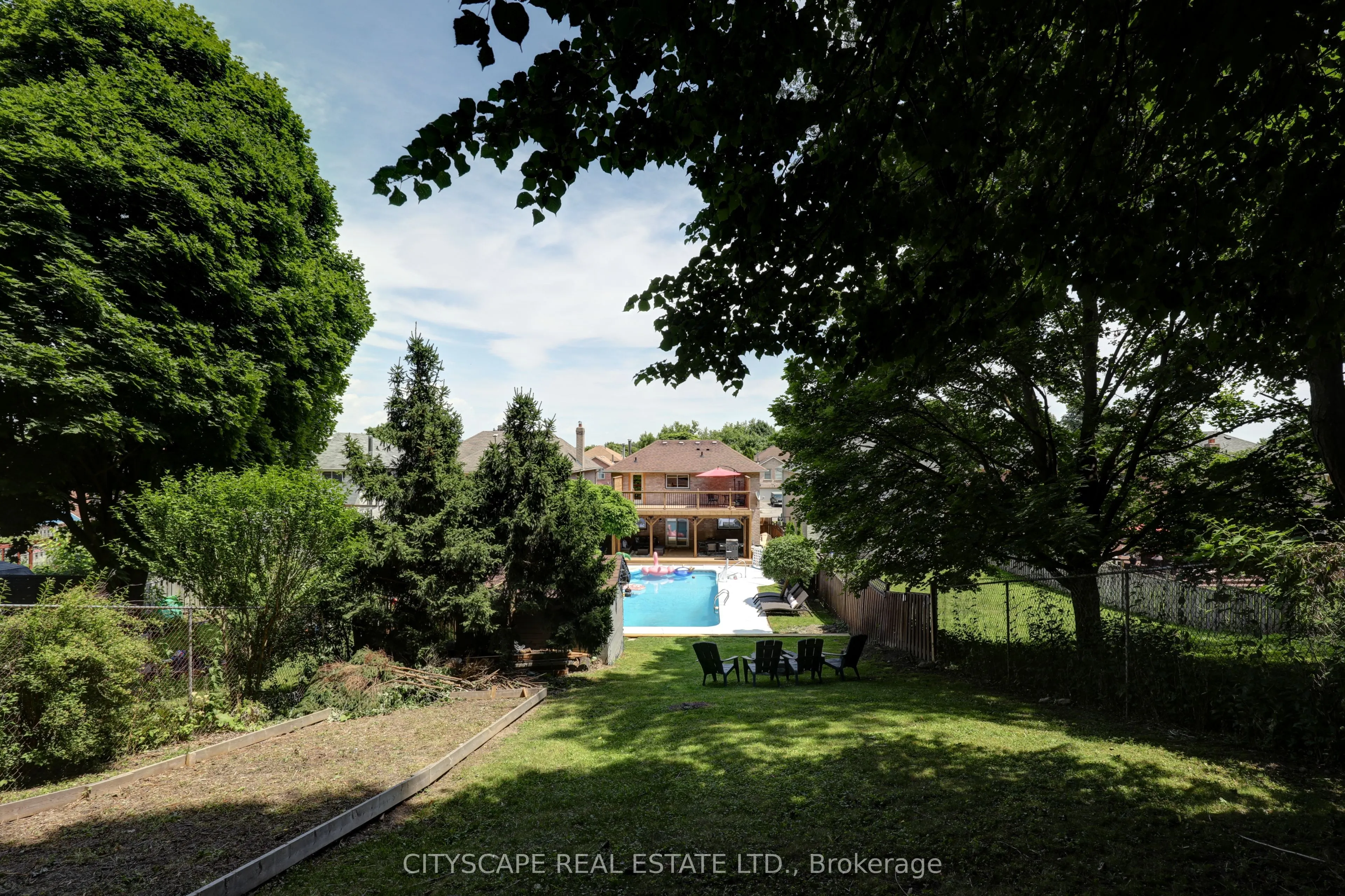 137 Ravenscroft Road #Main Floor