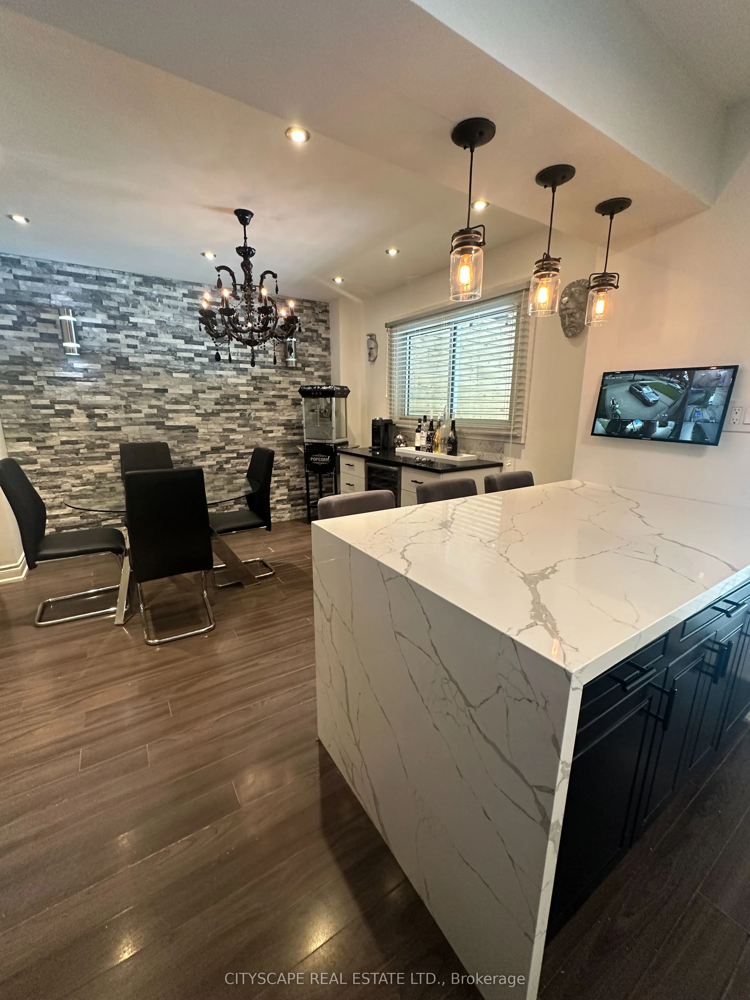 137 Ravenscroft Road #Main Floor
