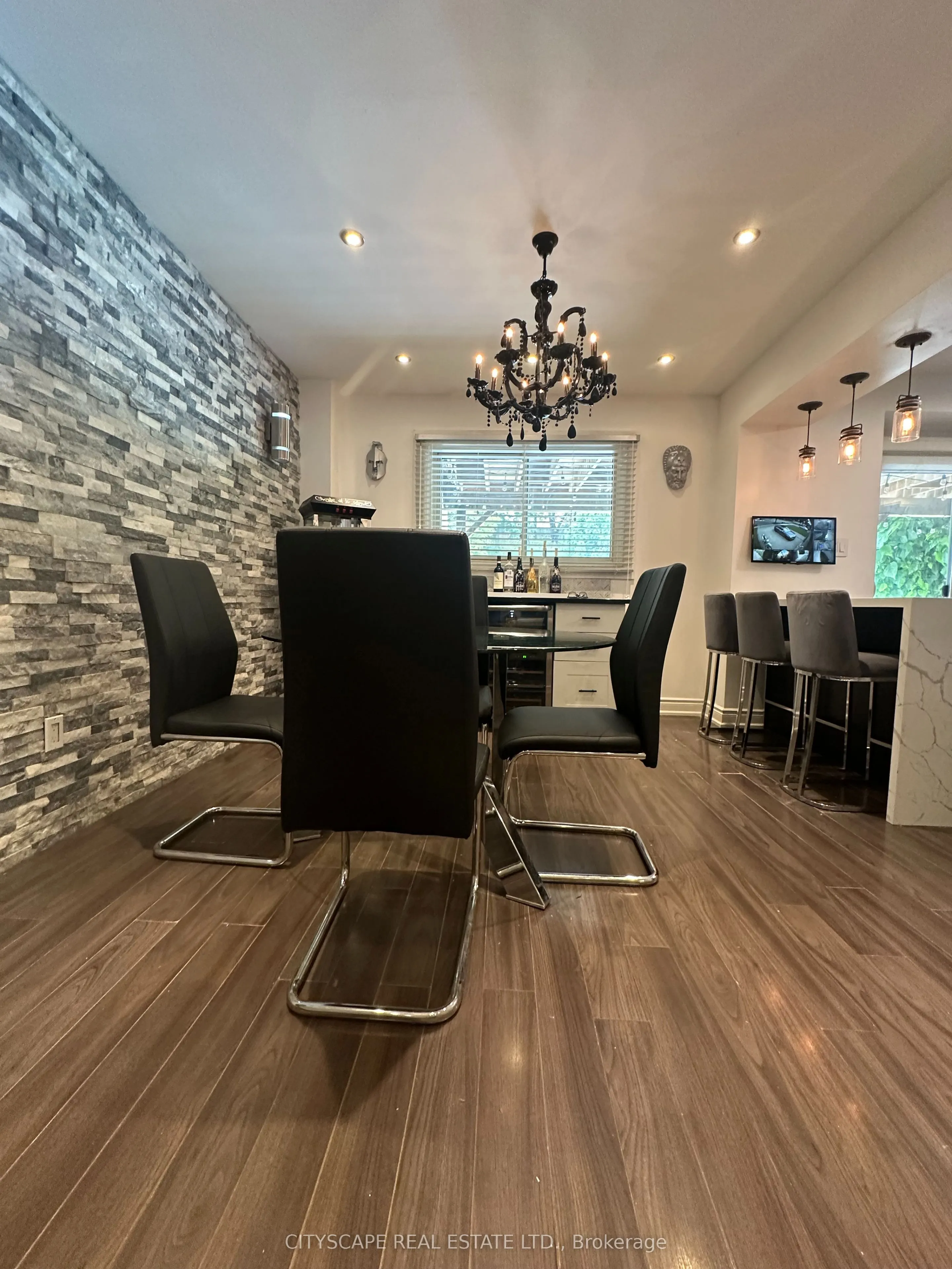 137 Ravenscroft Road #Main Floor