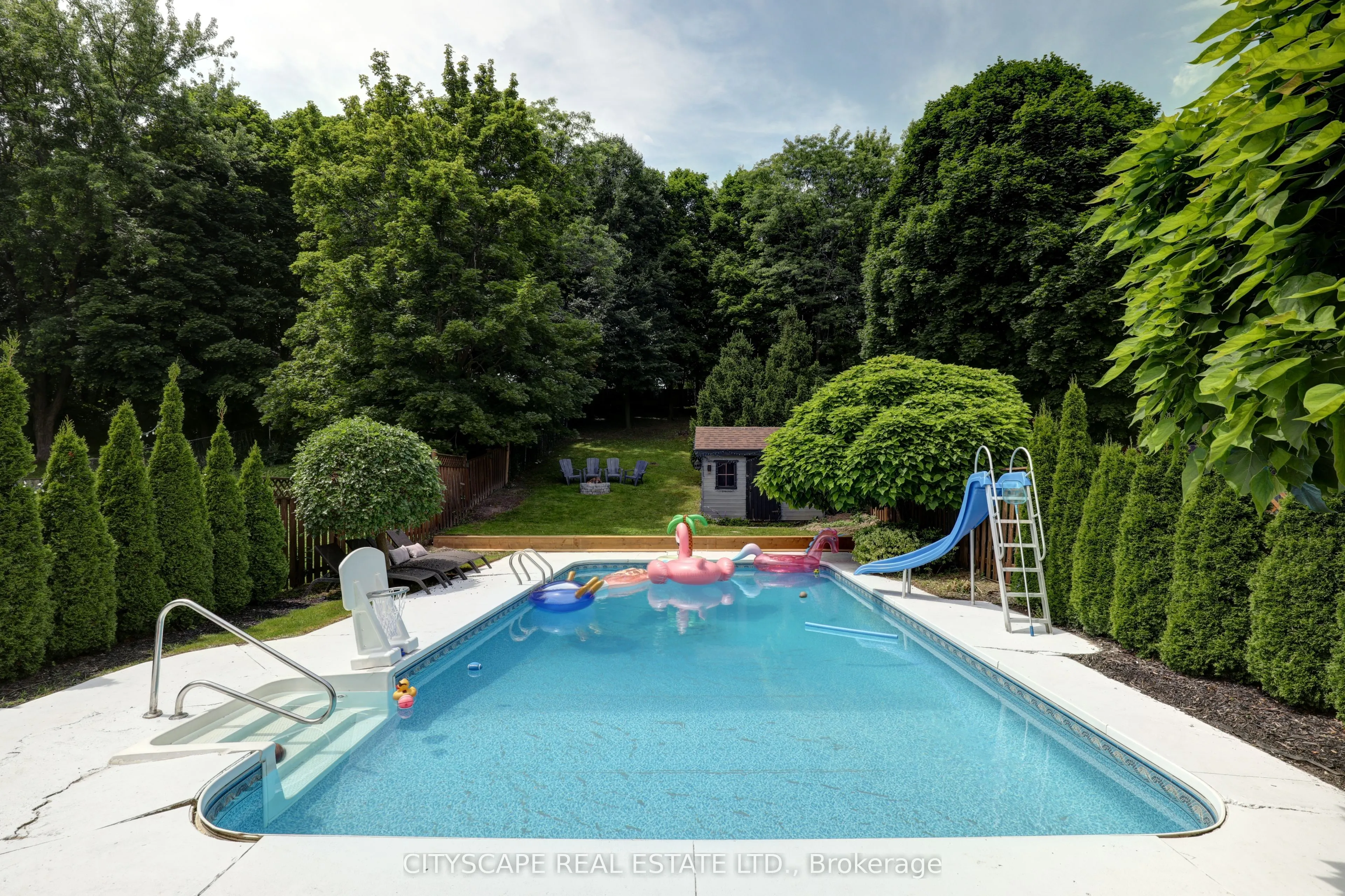 137 Ravenscroft Road #Main Floor