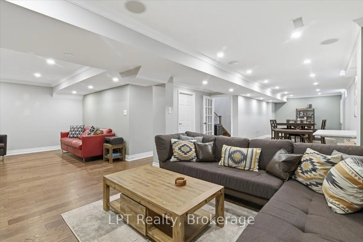 71 Laprade Square