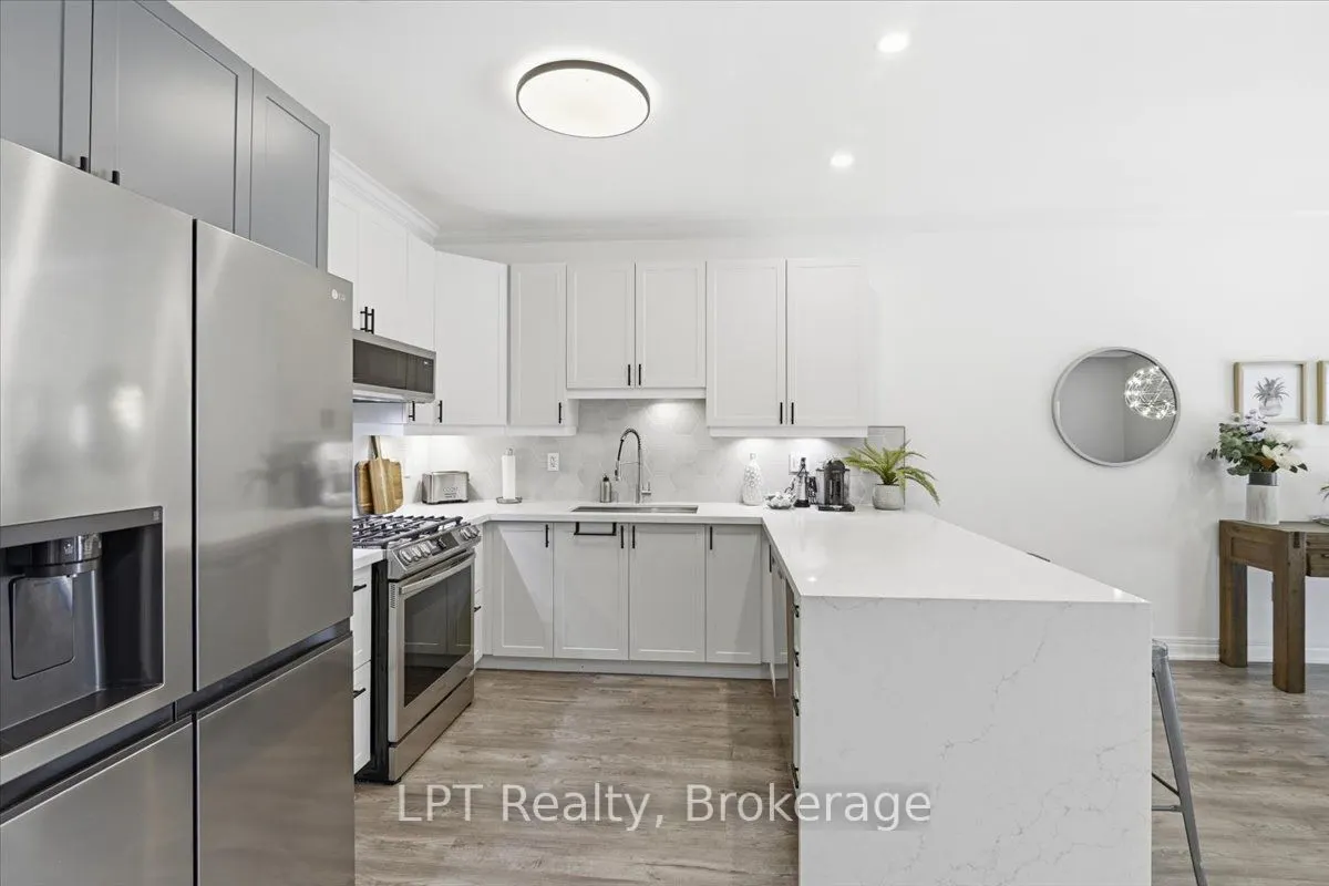 71 Laprade Square