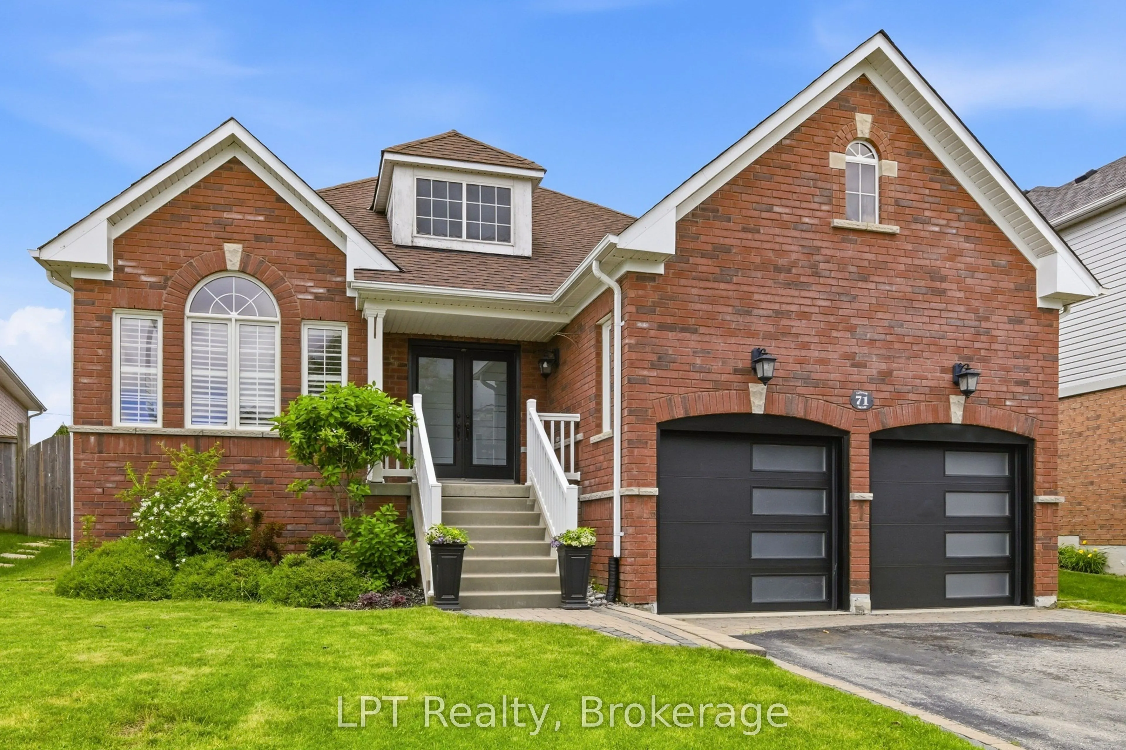 71 Laprade Square