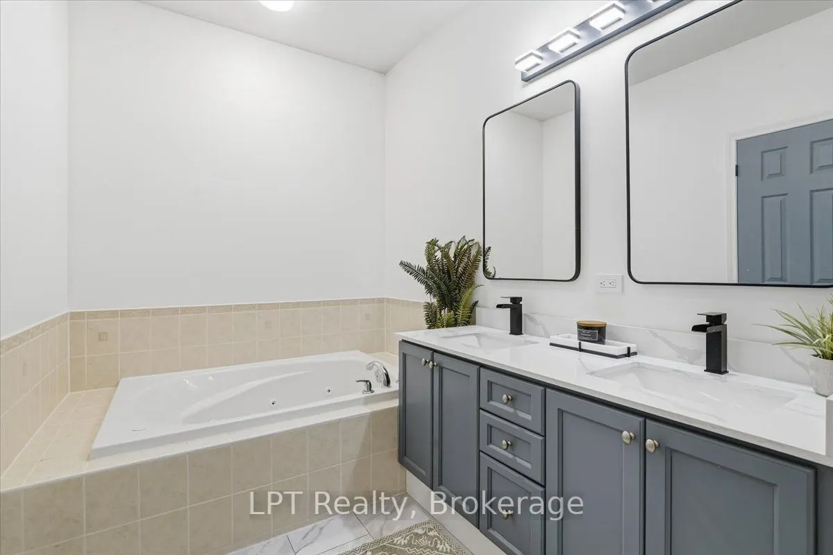 71 Laprade Square