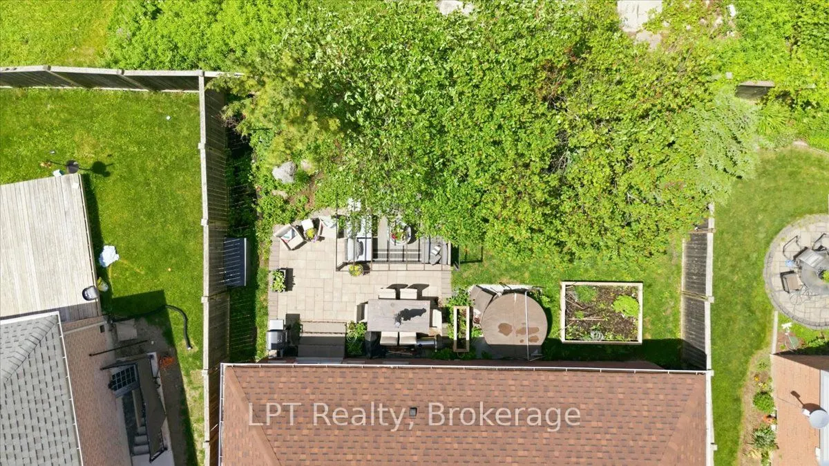 71 Laprade Square