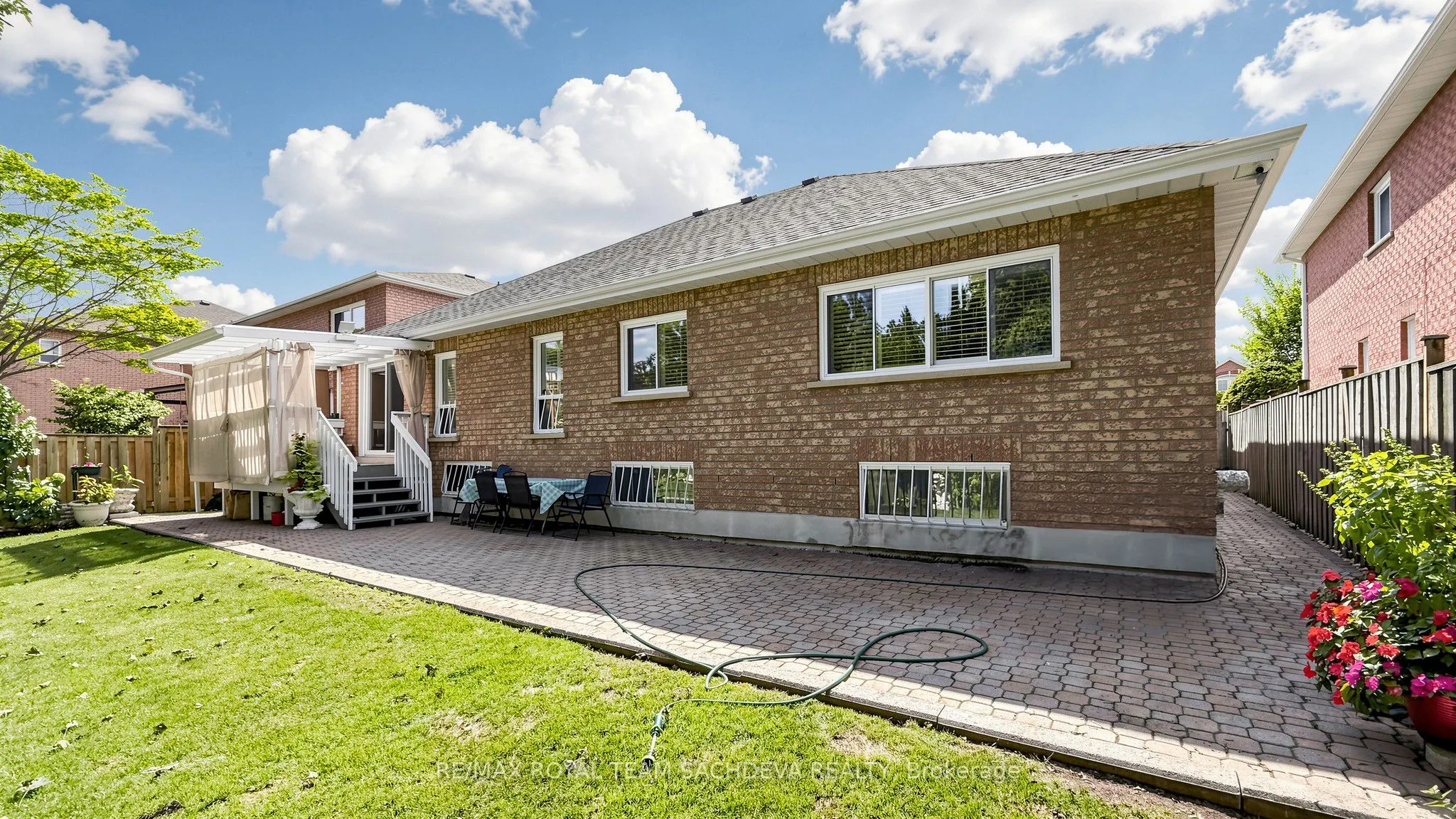 11 Devonridge Crescent
