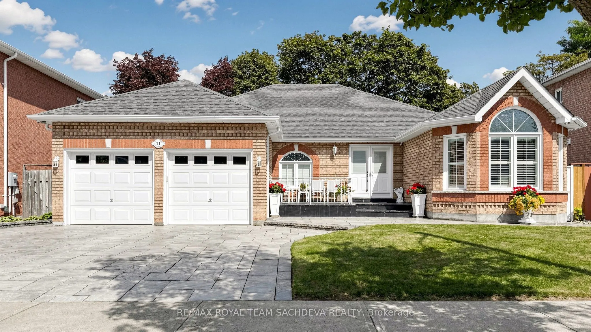 11 Devonridge Crescent