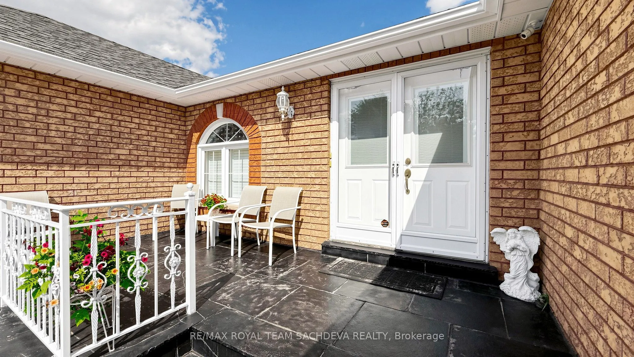 11 Devonridge Crescent