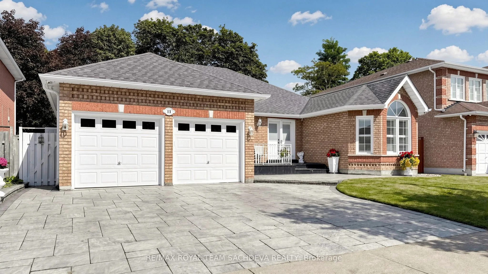 11 Devonridge Crescent