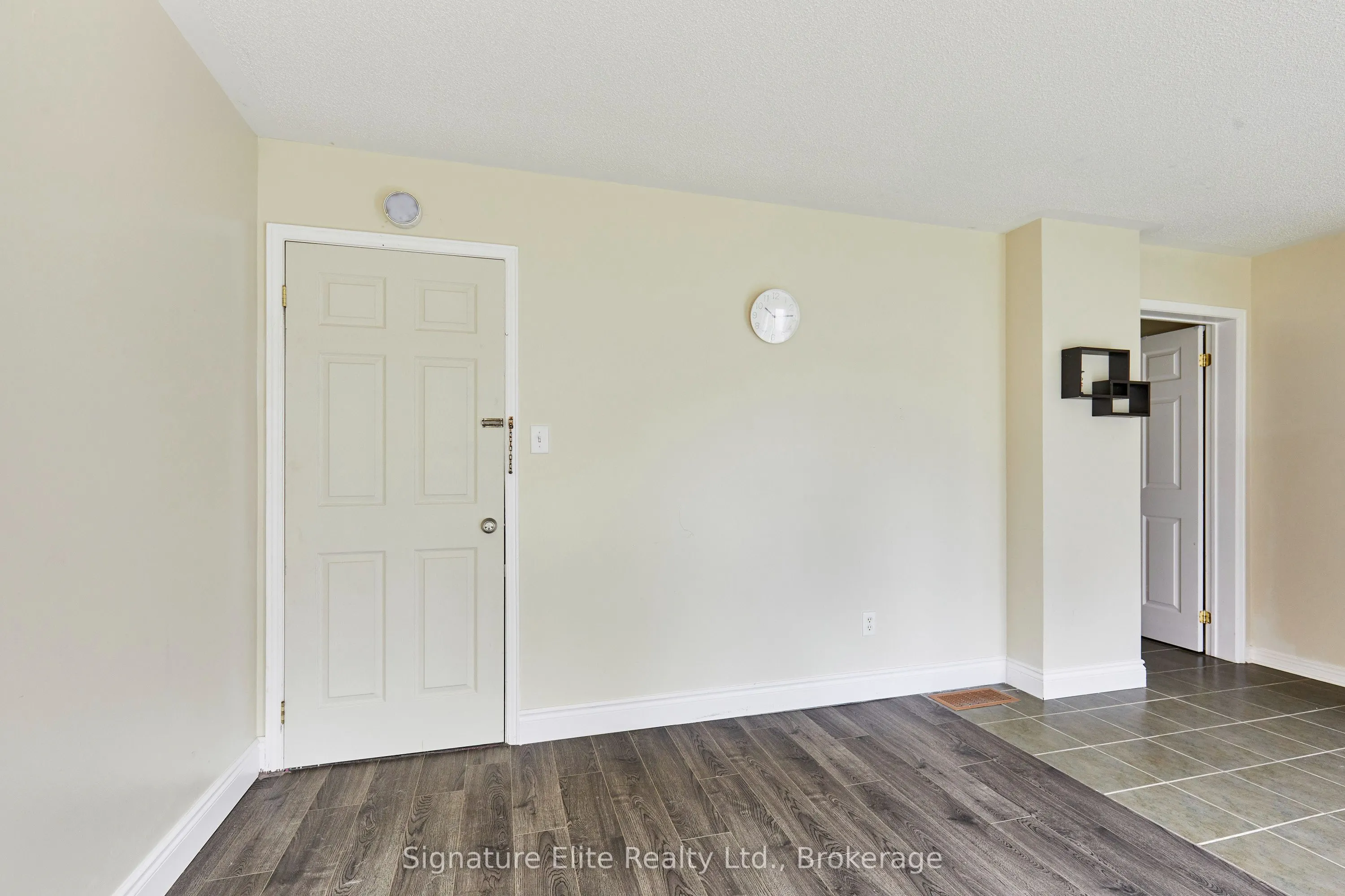 11 Etienne Street #Lower