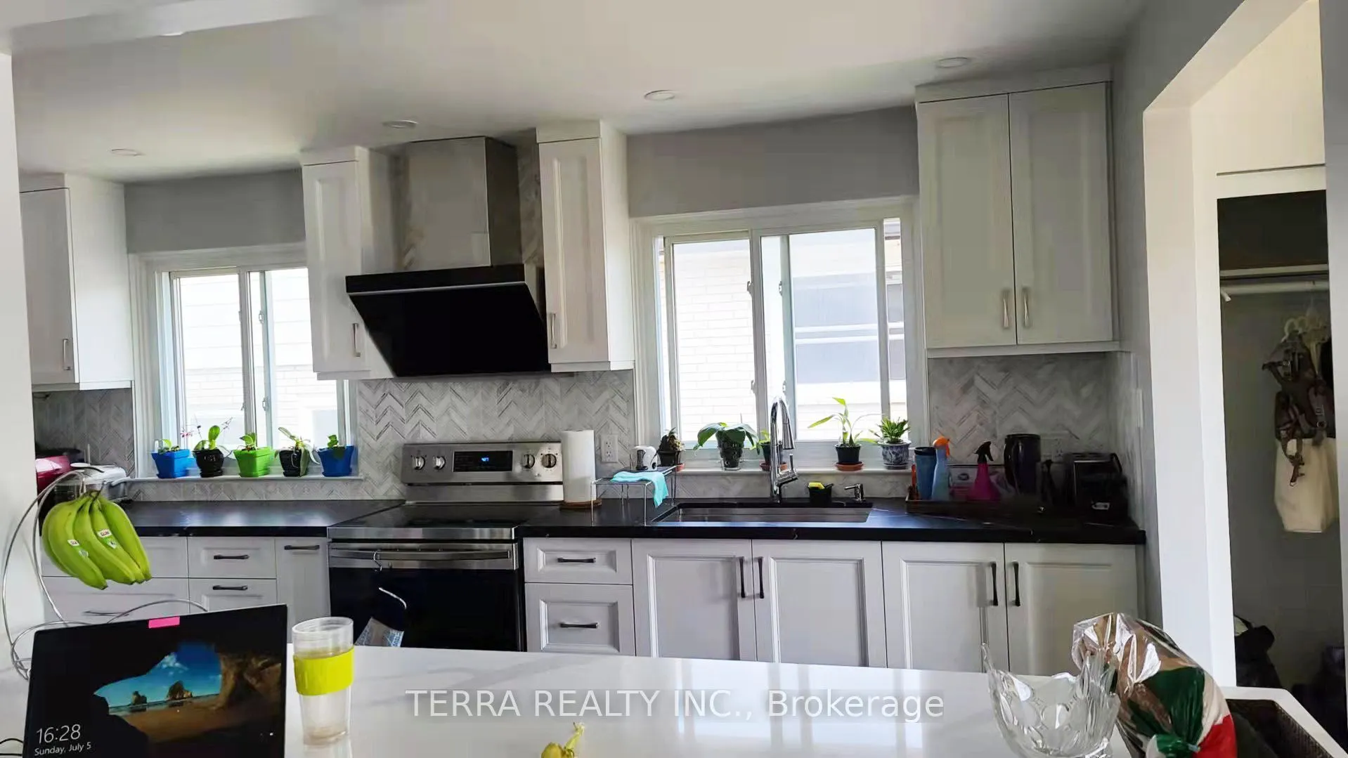 157 Darlingside Drive #Main Floor