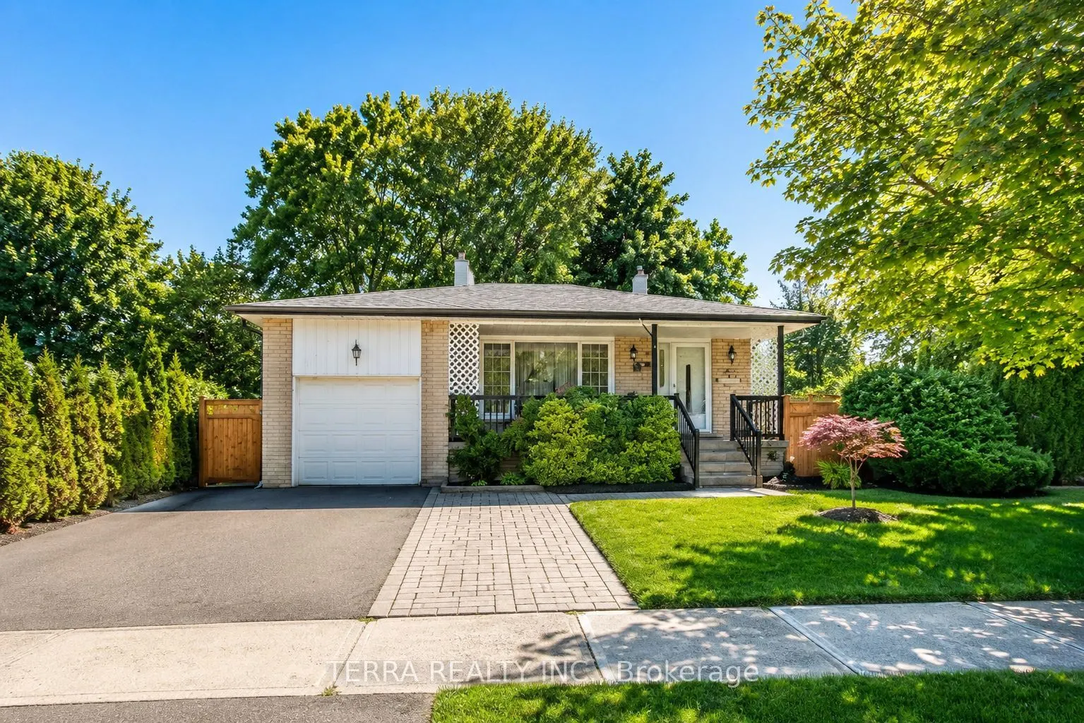 157 Darlingside Drive #Main Floor