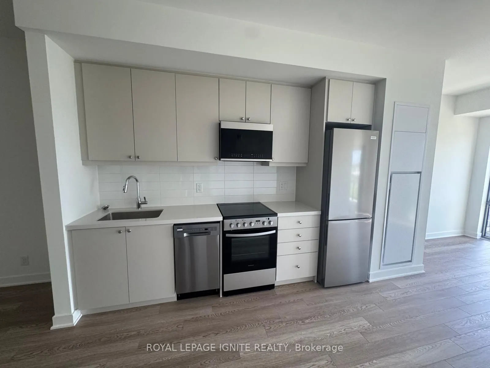 51 Clarington Boulevard #611