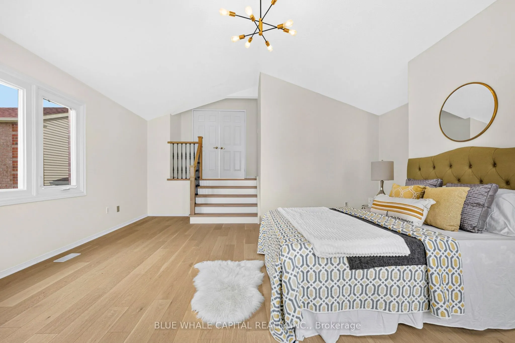 61 Holmbush Crescent
