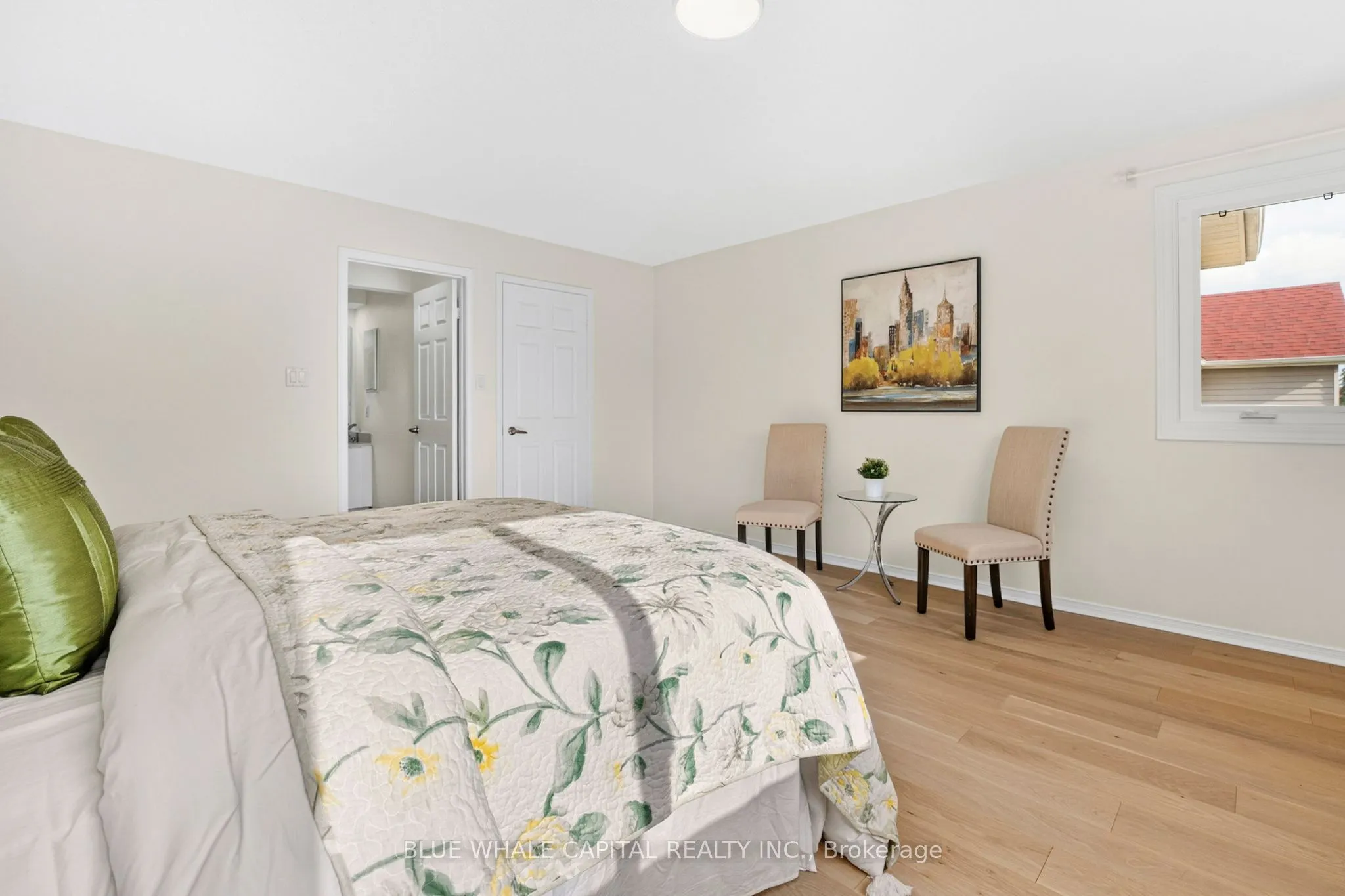61 Holmbush Crescent