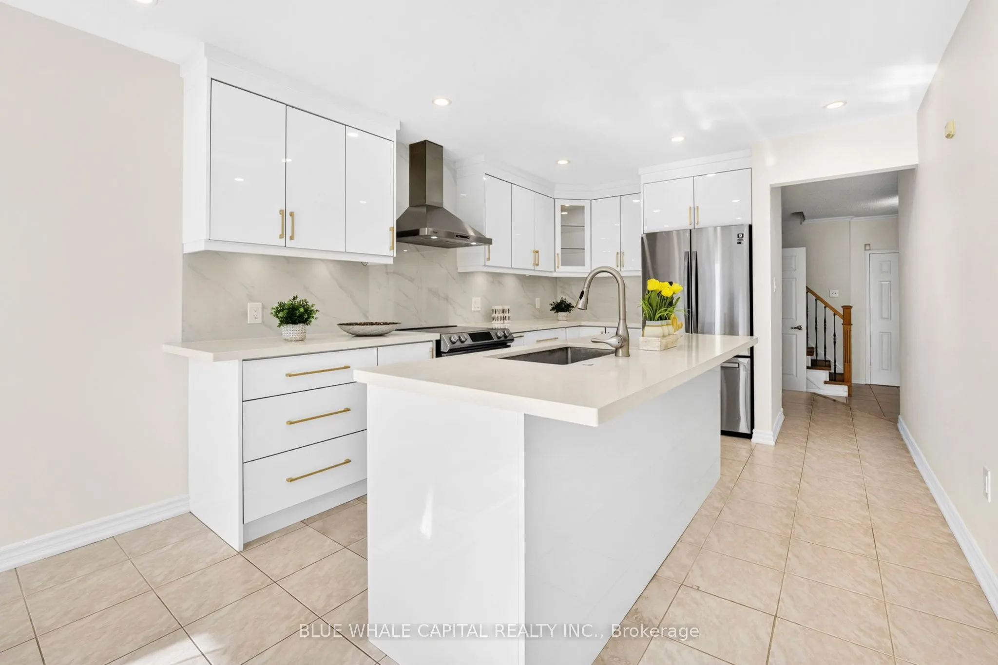 61 Holmbush Crescent