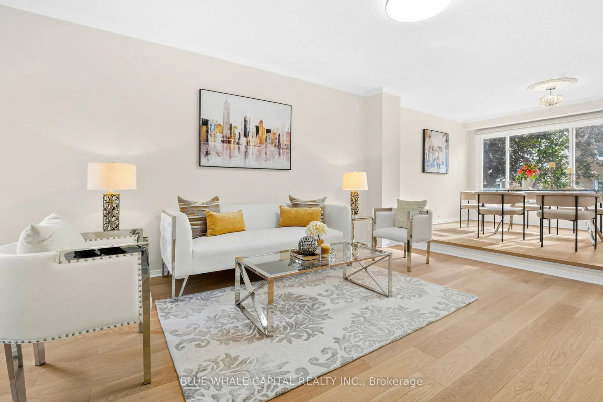 61 Holmbush Crescent