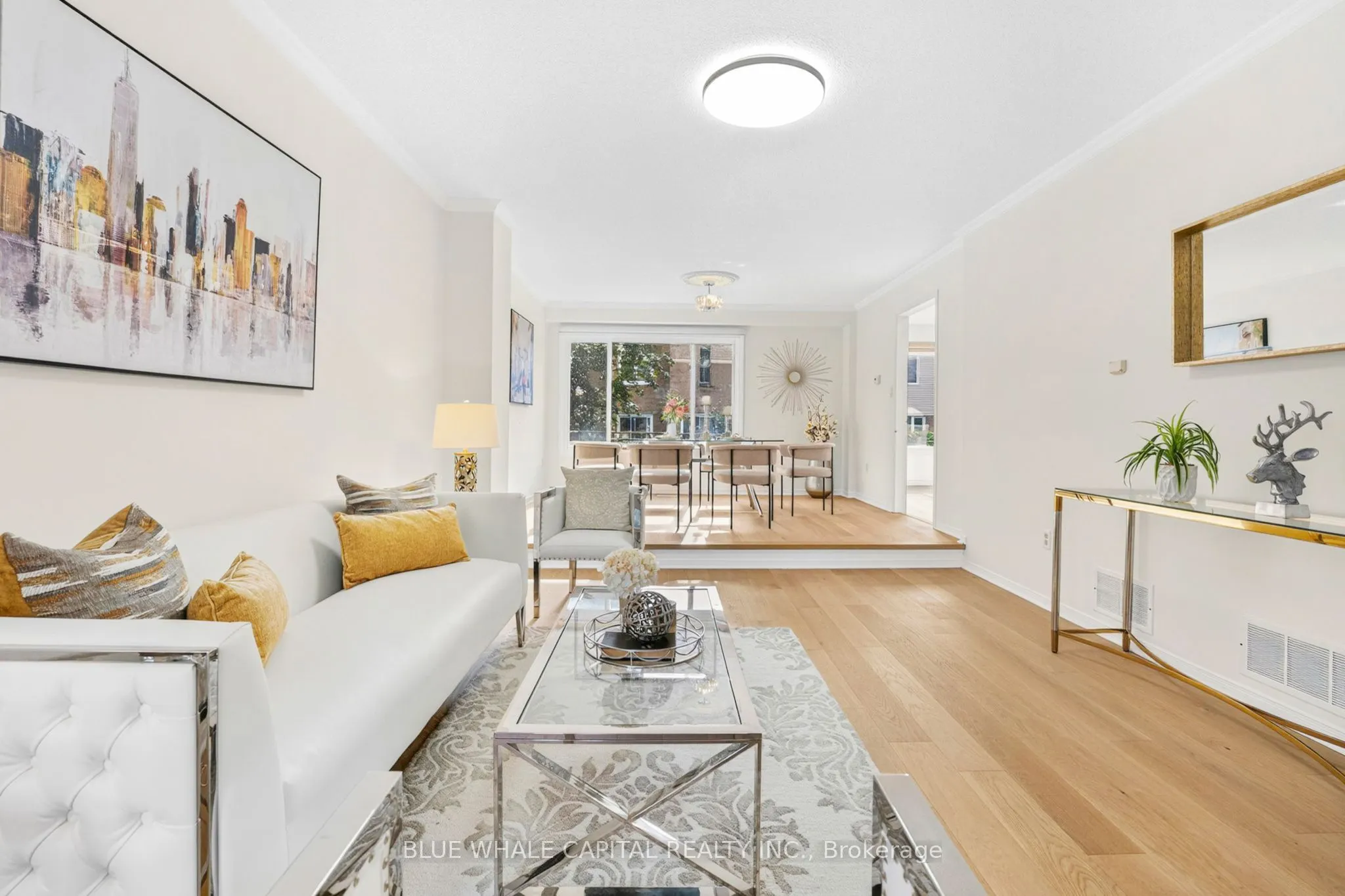 61 Holmbush Crescent