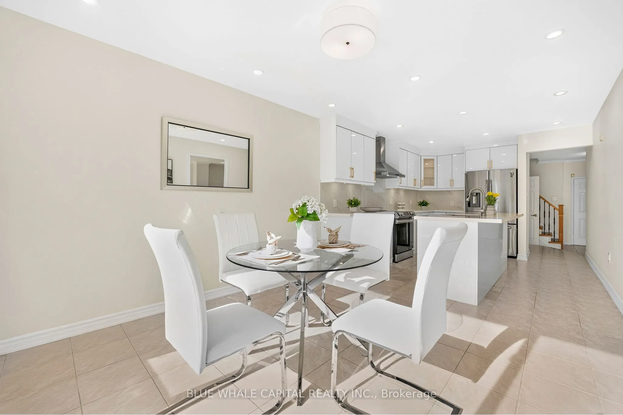 61 Holmbush Crescent