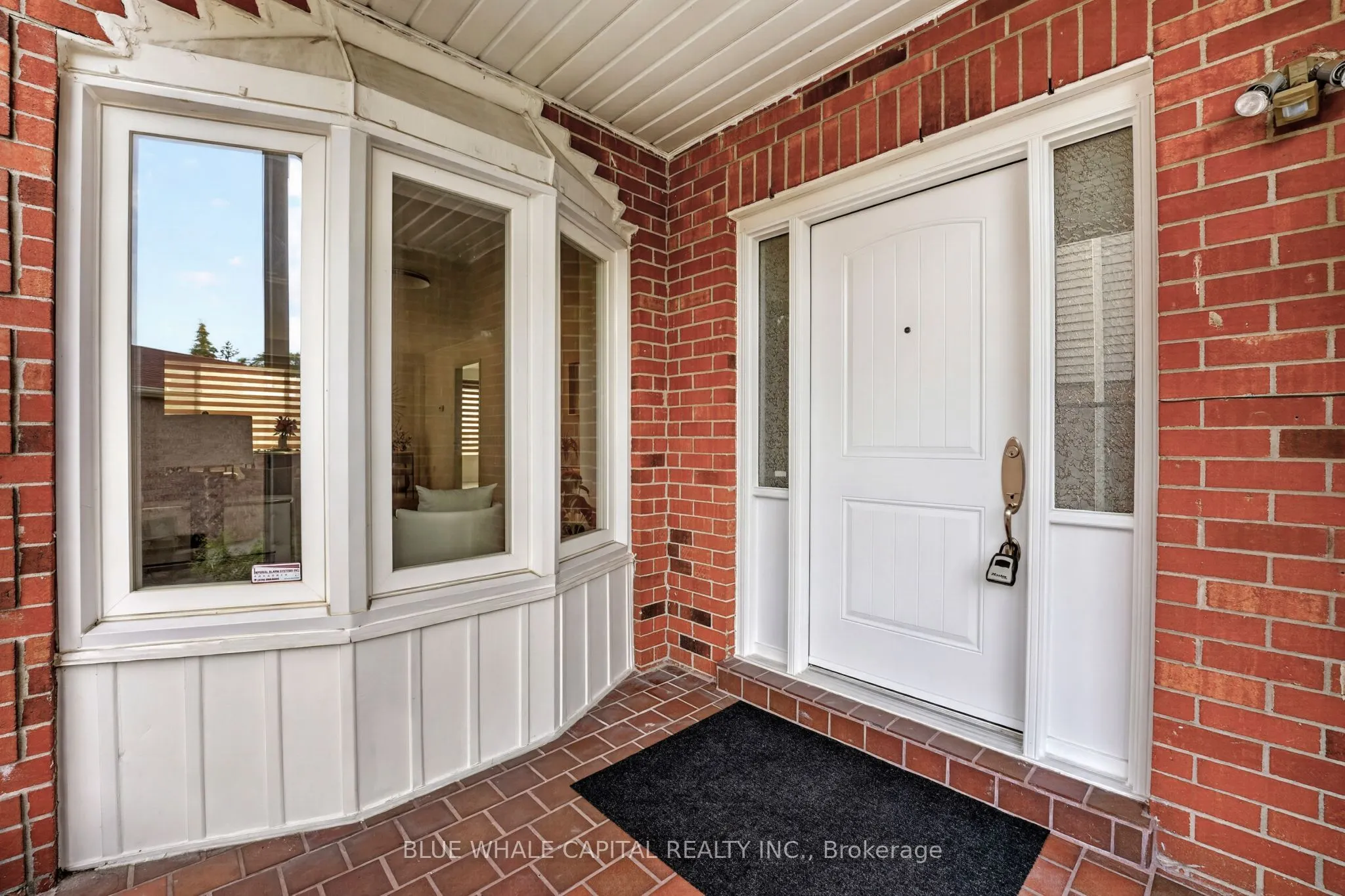 61 Holmbush Crescent
