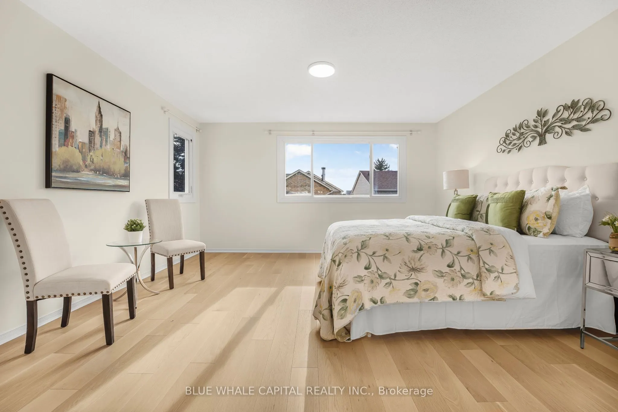 61 Holmbush Crescent