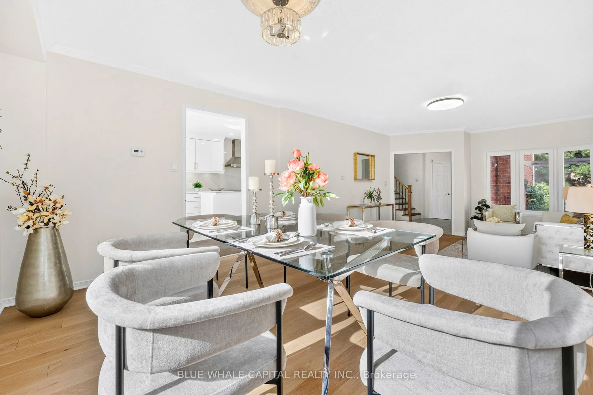 61 Holmbush Crescent
