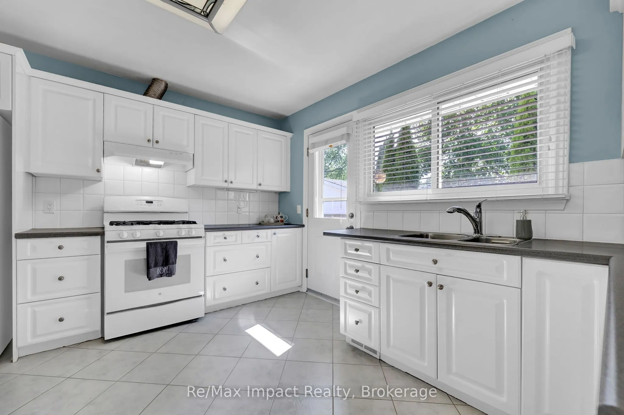 702 Westdale Court