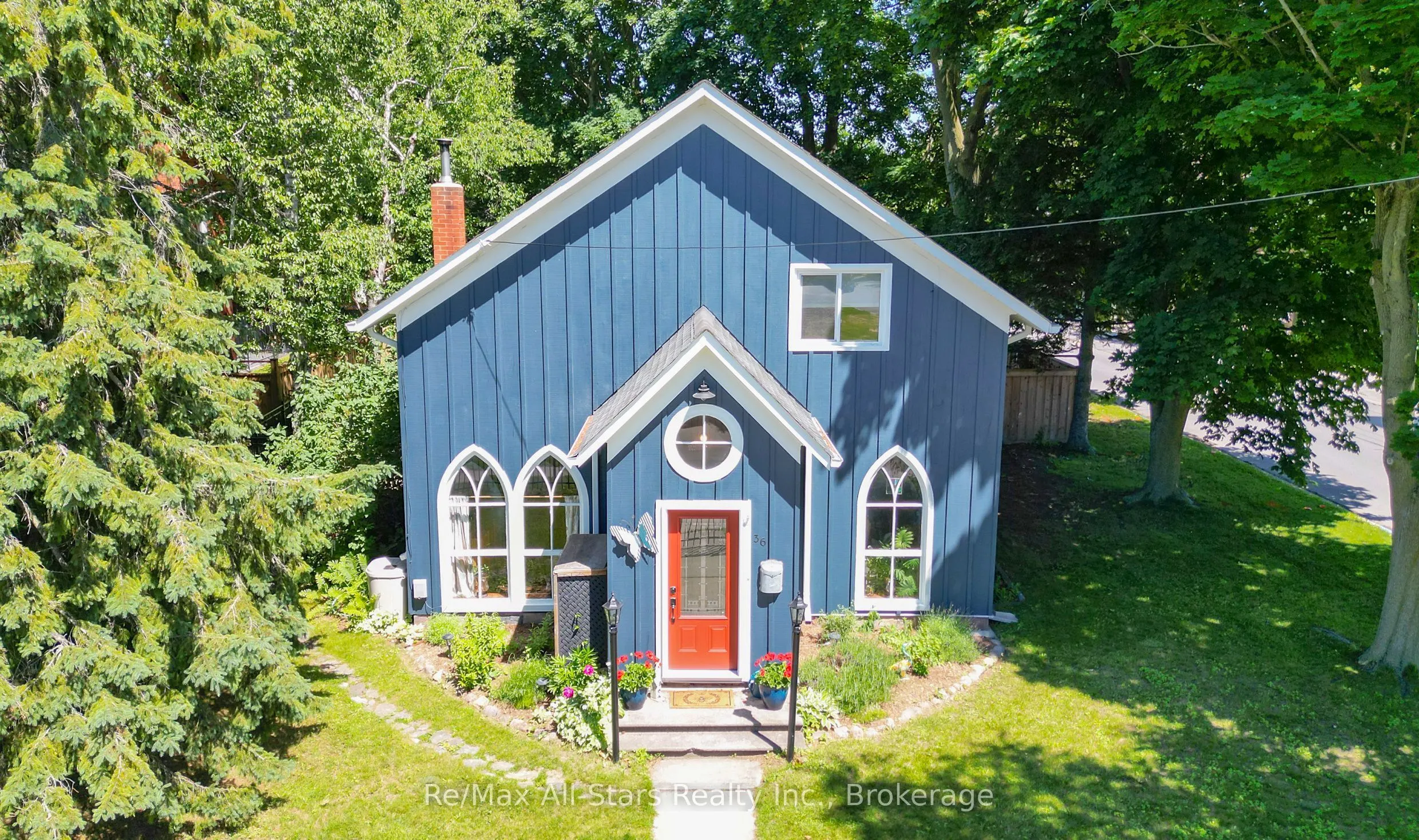 36 Emily Street E
