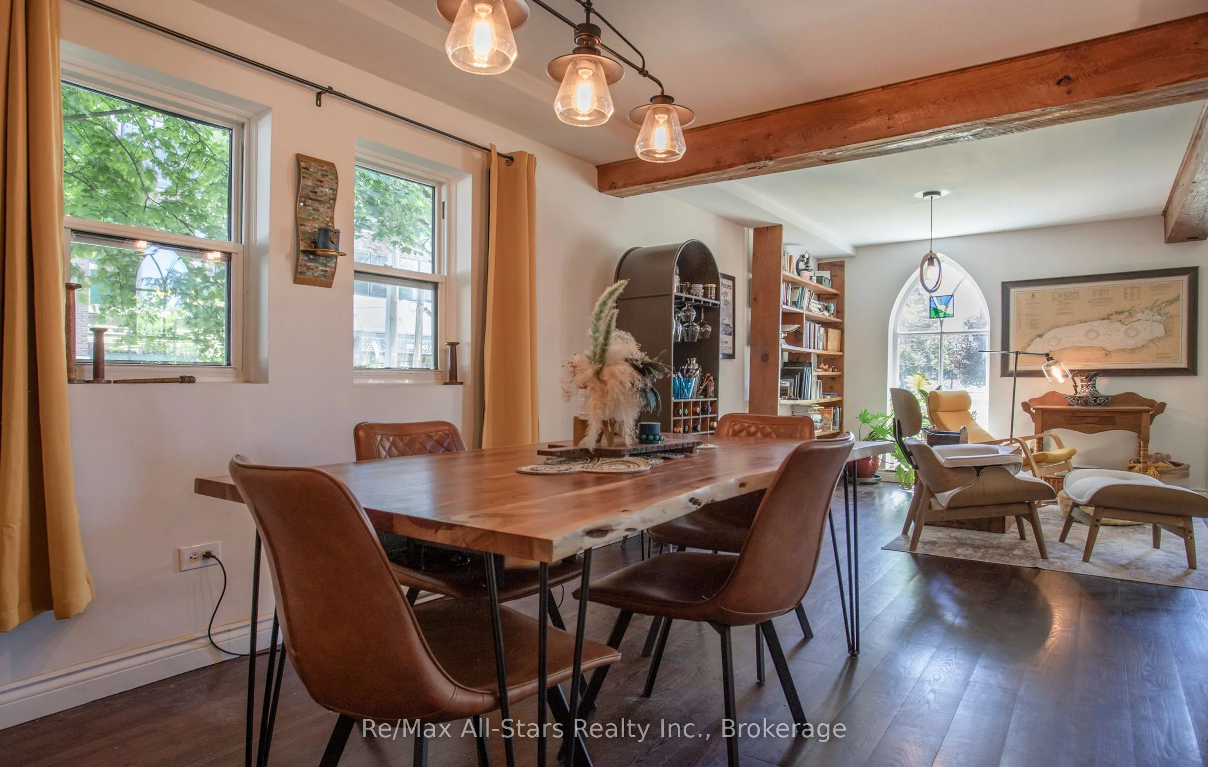 36 Emily Street E