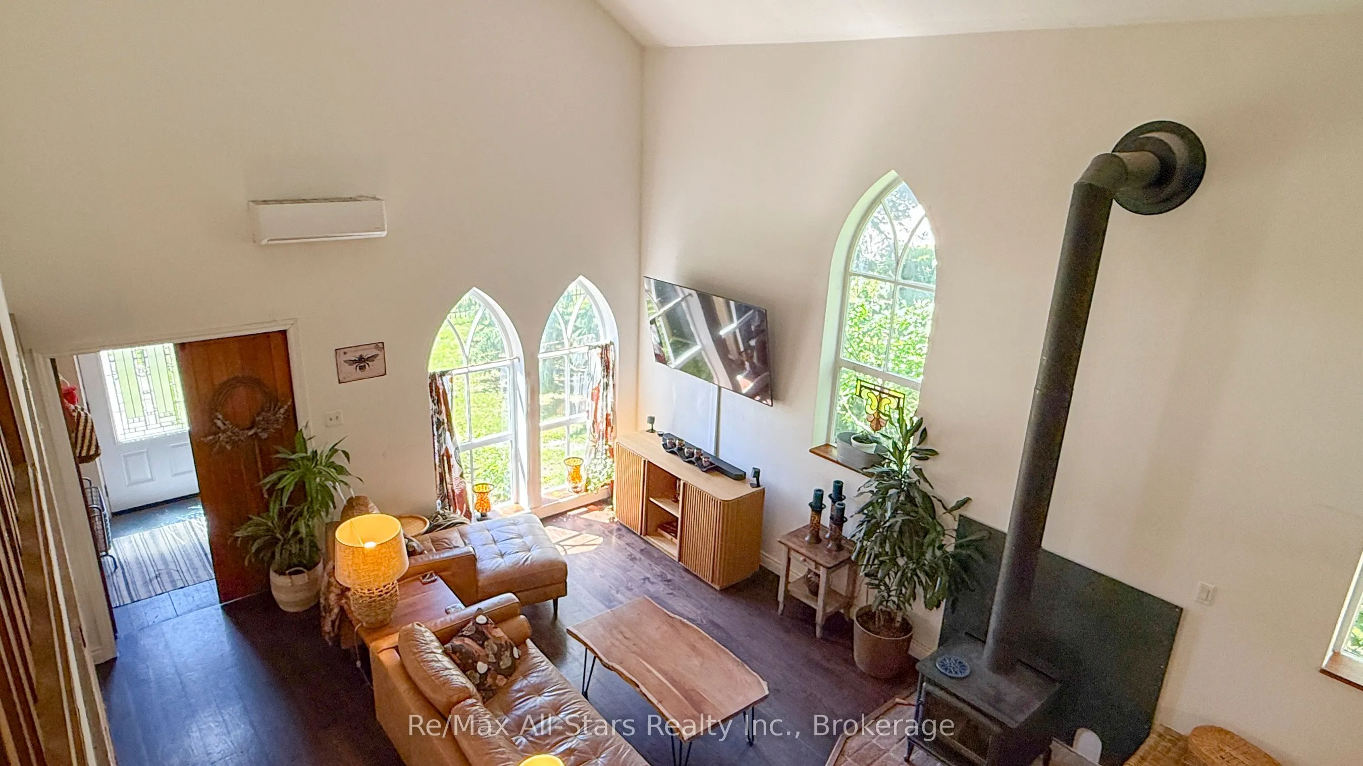 36 Emily Street E