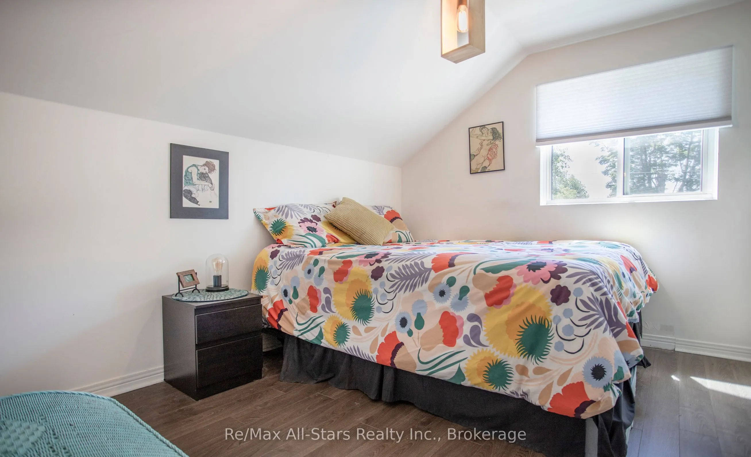 36 Emily Street E
