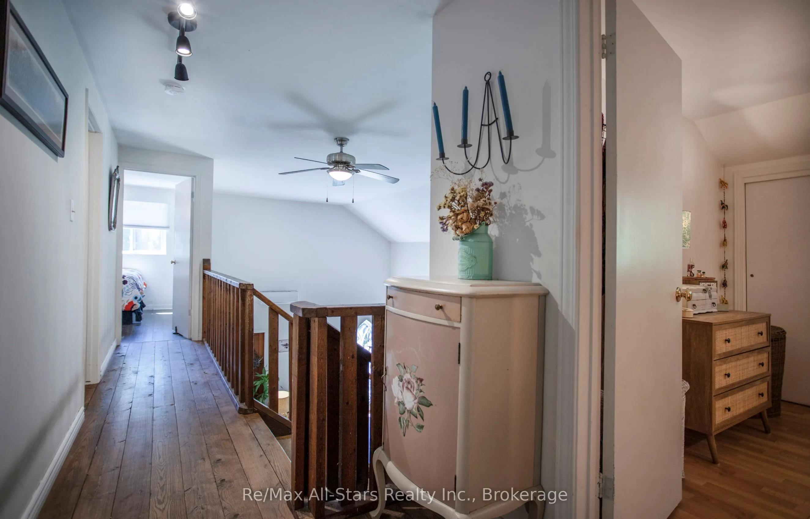 36 Emily Street E
