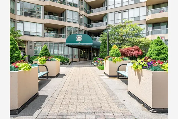 20 GUILDWOOD Parkway #414