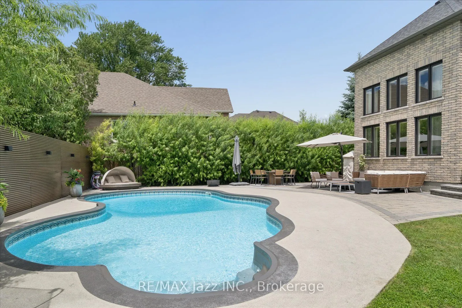 82 Bridlewood Boulevard